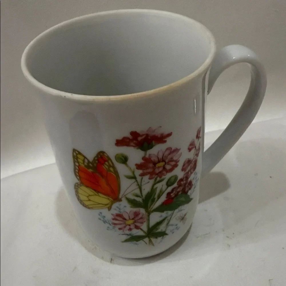 Royal Crown Vintage 12 Oz Charming Floral Butterfly Mug 4 In Tall 2 3/4 Round